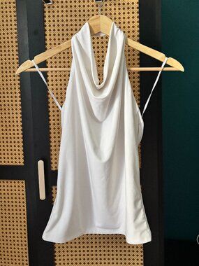 Aritzia Wilfred Smooth Matter™ Tableau Halter Top in White, size S.